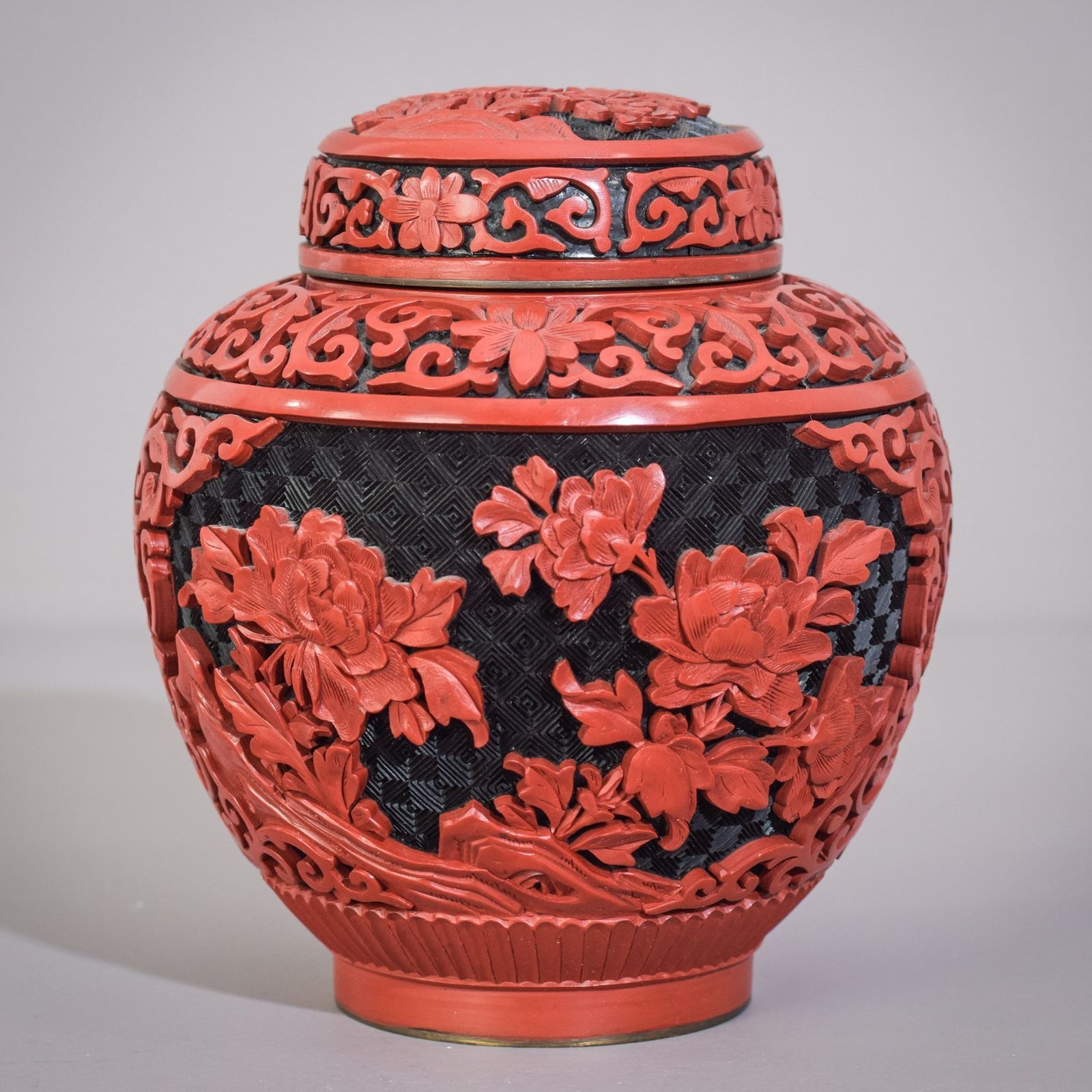 Gesneden En Gelakt Chinese Gemberpot