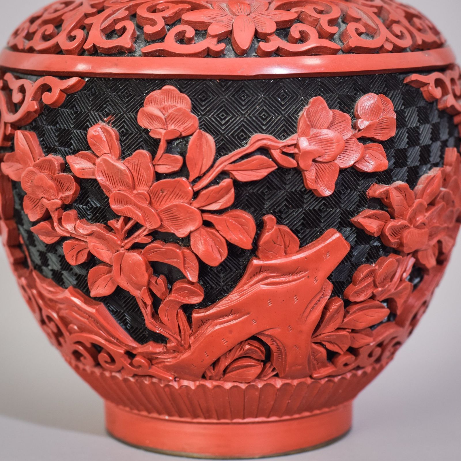 Gesneden En Gelakt Chinese Gemberpot photo vintage