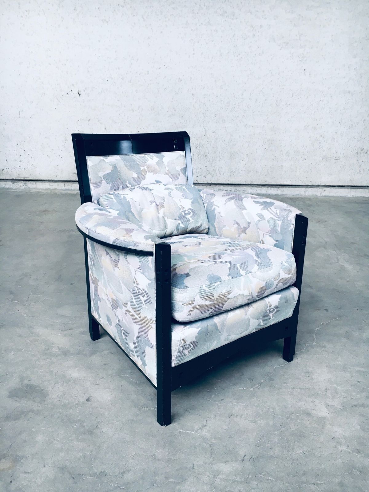 photo buy Galaxy 'Peggy' Low Armchair Set By Umberto Asnago For Giorgetti, Italy 1990s