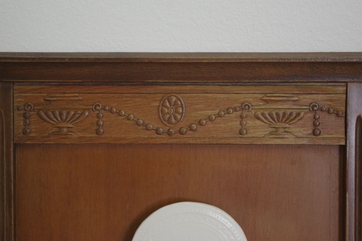 photo vinterior Cornice In Legno Intagliato Con Raffigurazione Ceramica Della Madonna, Anni '50