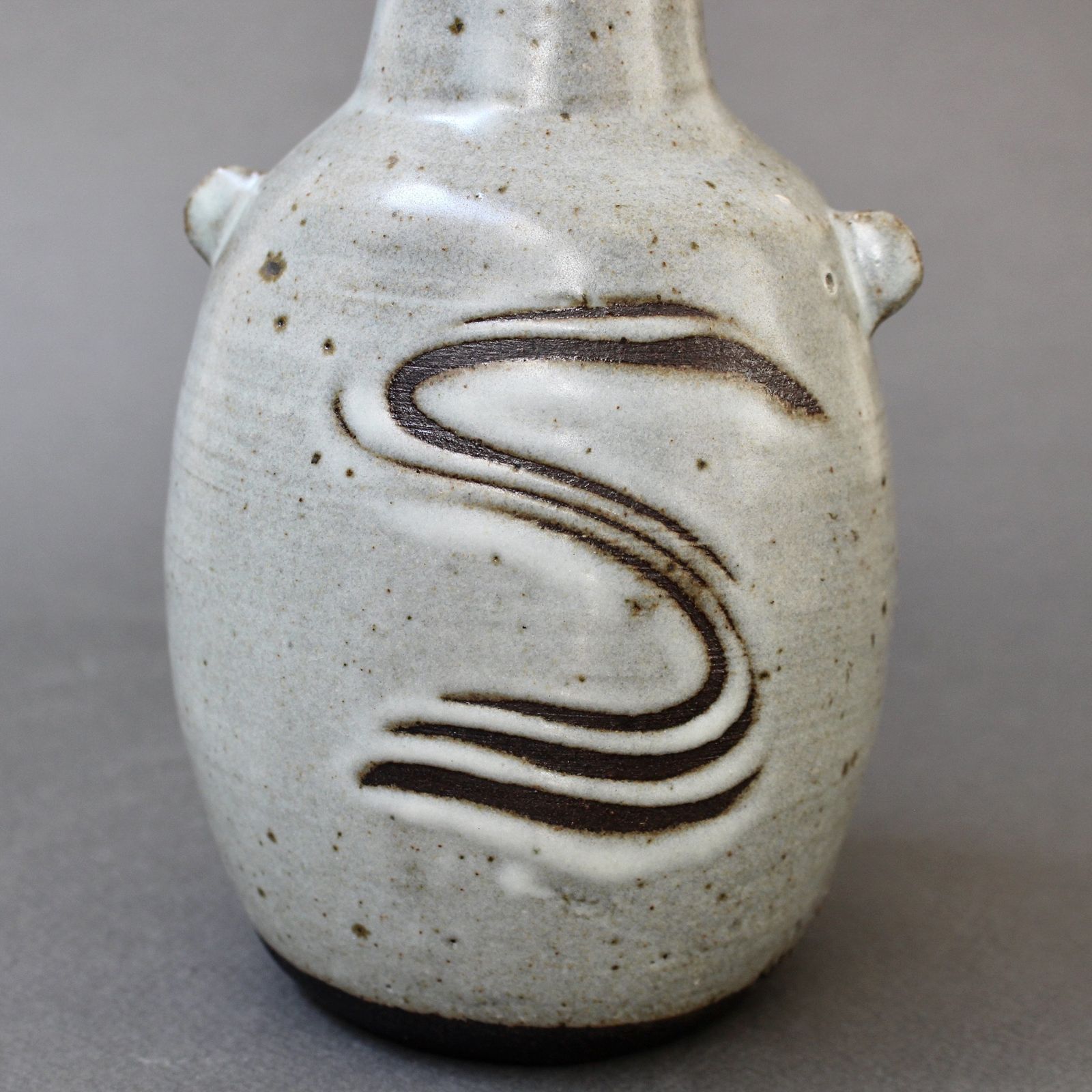 photo furniture Japanese Style Ceramic Vase With Lugs By Janet Leach (1981)