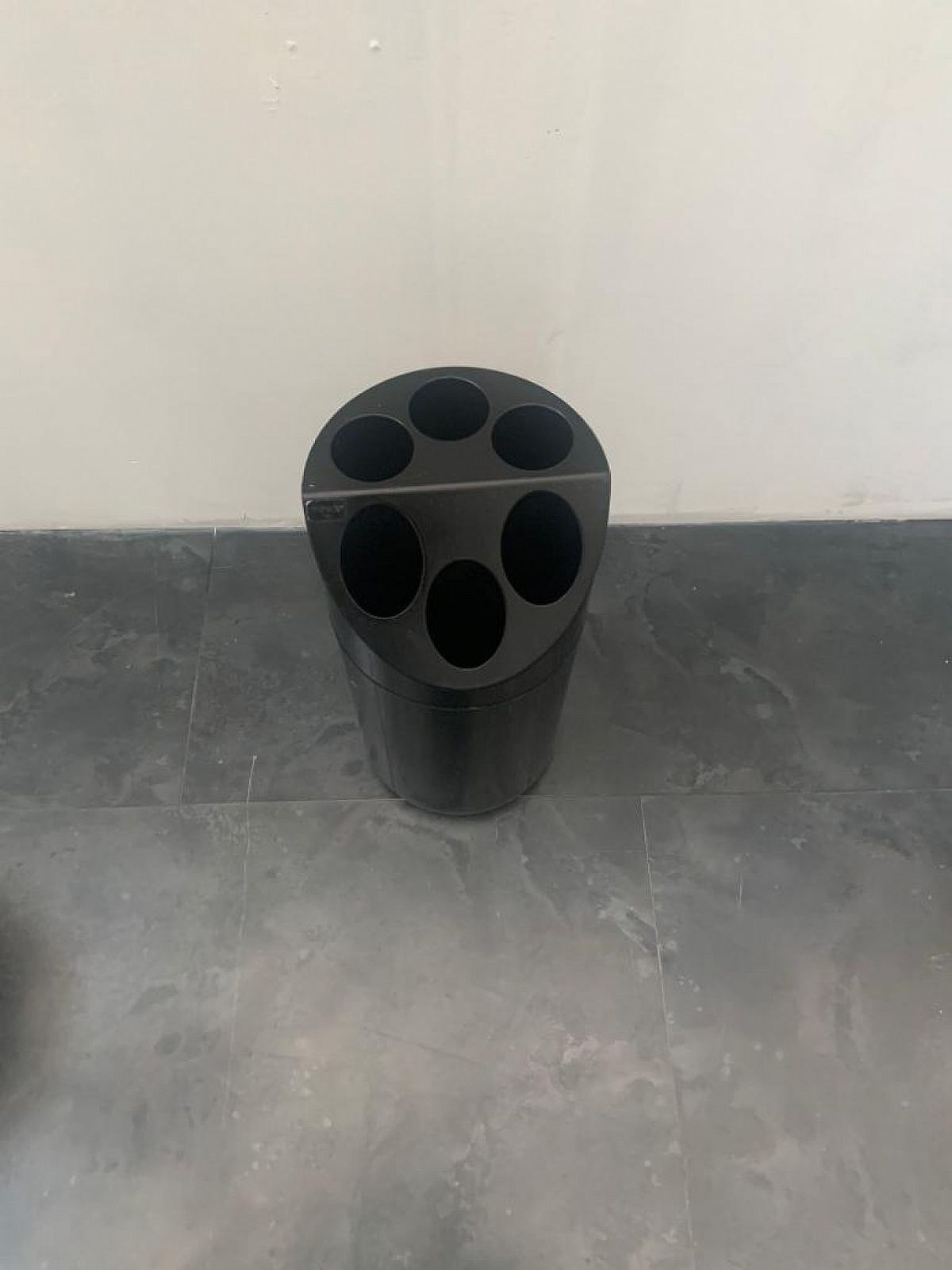Belvedere Umbrella Holder In Plastic By Jean René Talopp, 70s photo vinterior