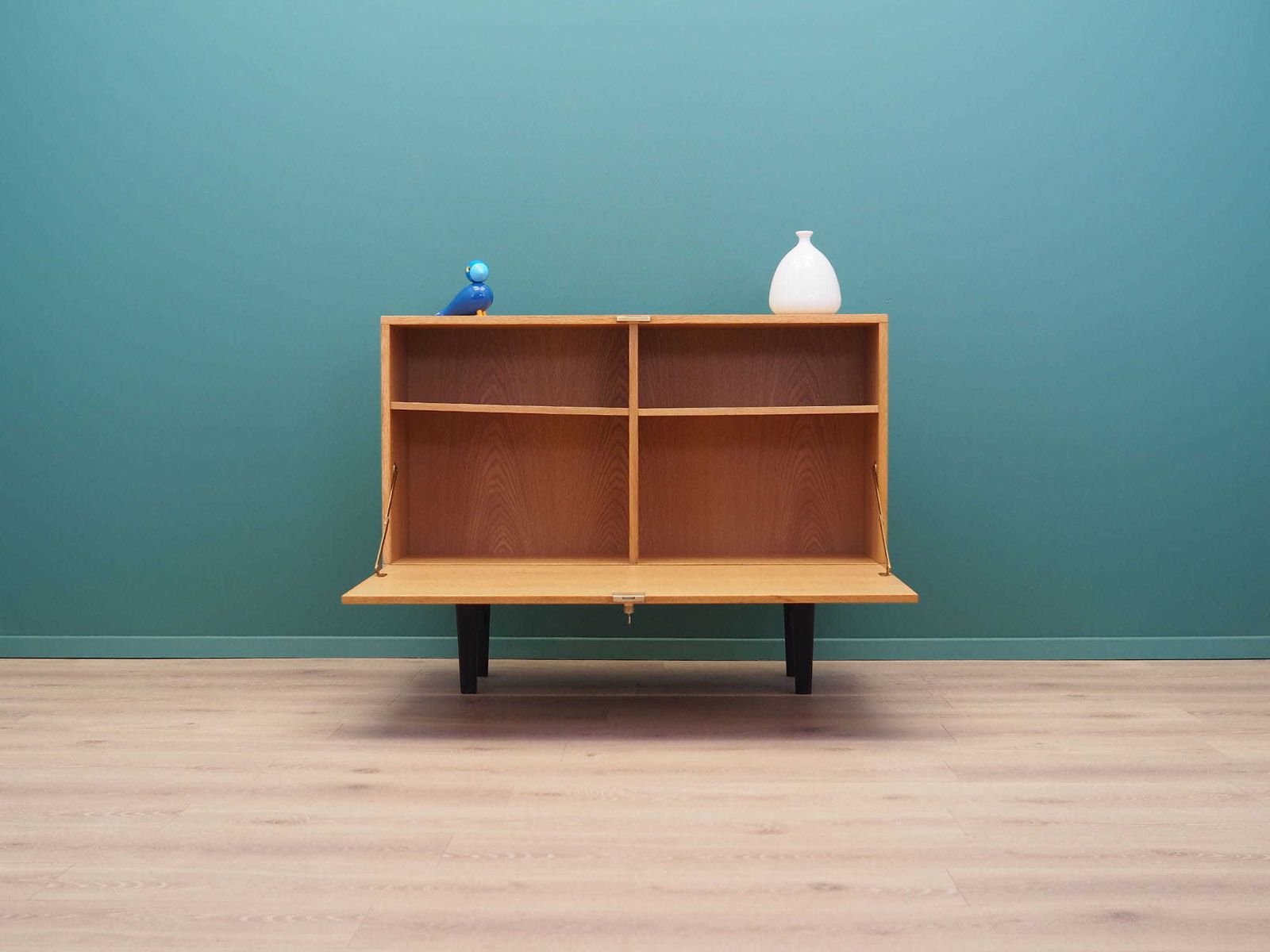 Dressoir Met Essenfineer, Deens Design, Jaren 1970, Productie: Denemarken photo for sale