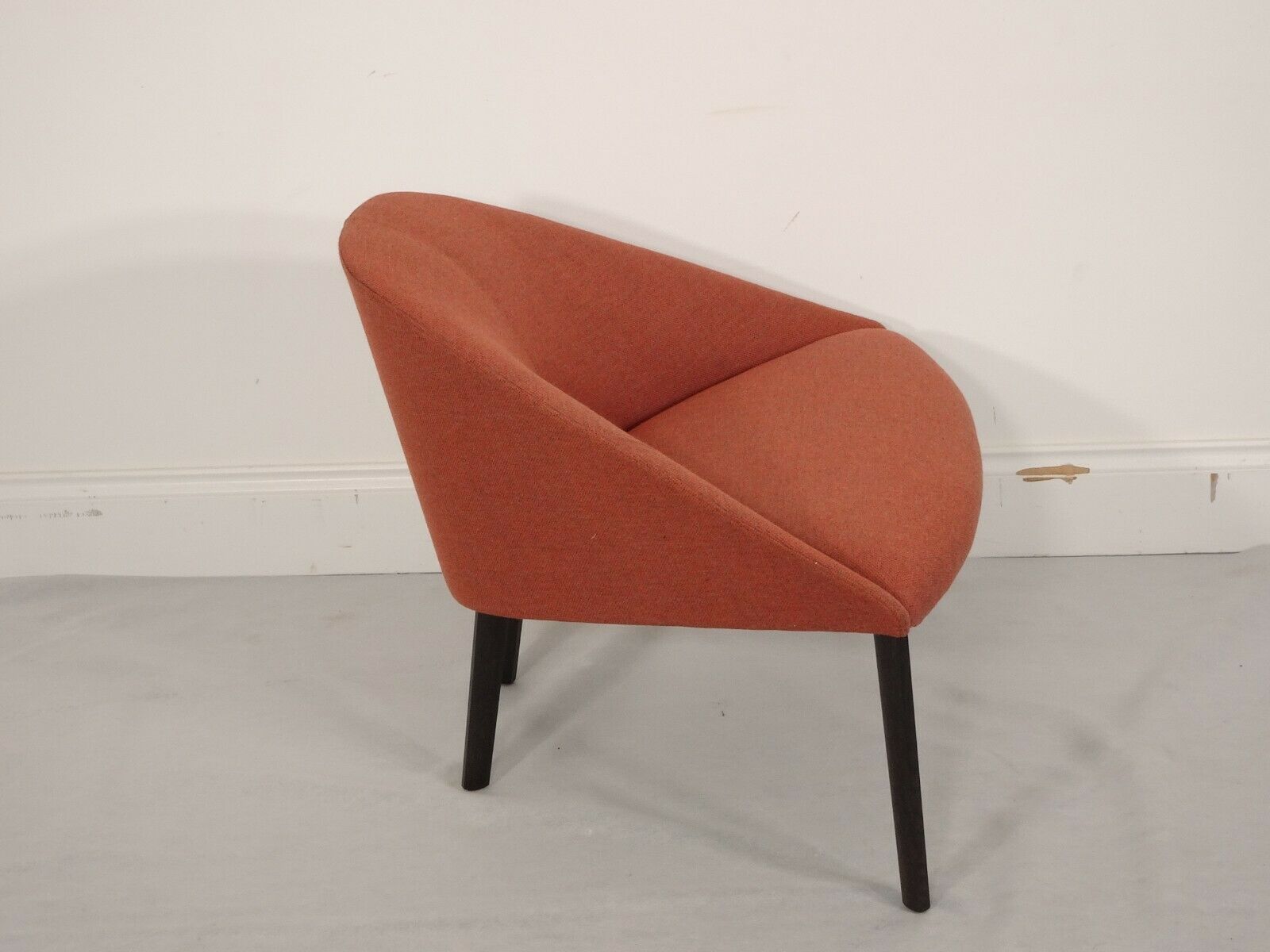 Immaculate Arper Colina 4 Legged Lounge Chair In Camira Mainline Flax Fabric photo vinterior