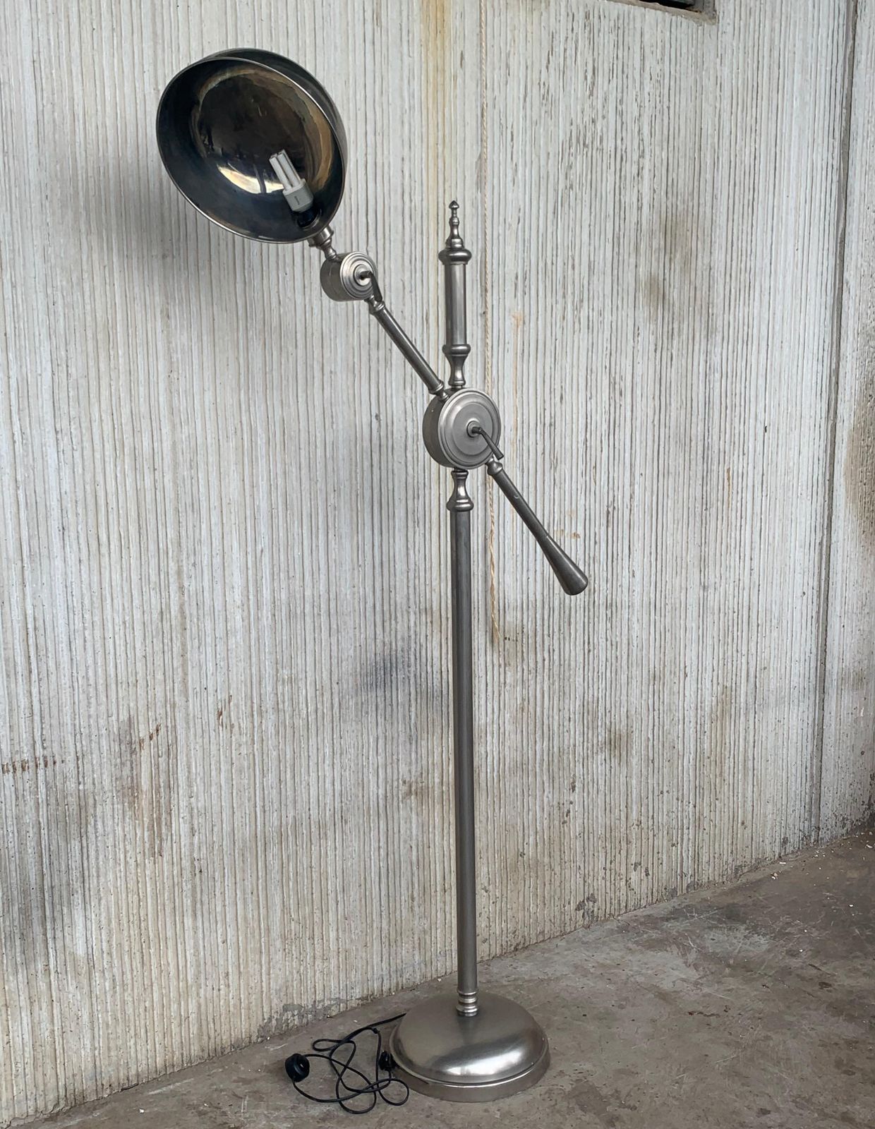 Lampadaire industriel mid-century modern, entièrement réglable photo vintage