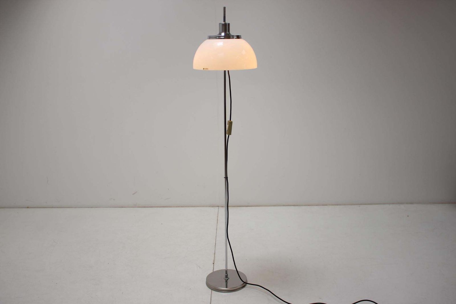 Mid Century Adjustable Floor Lamp/ Guzzini/Meblo, 1970s photo vintage