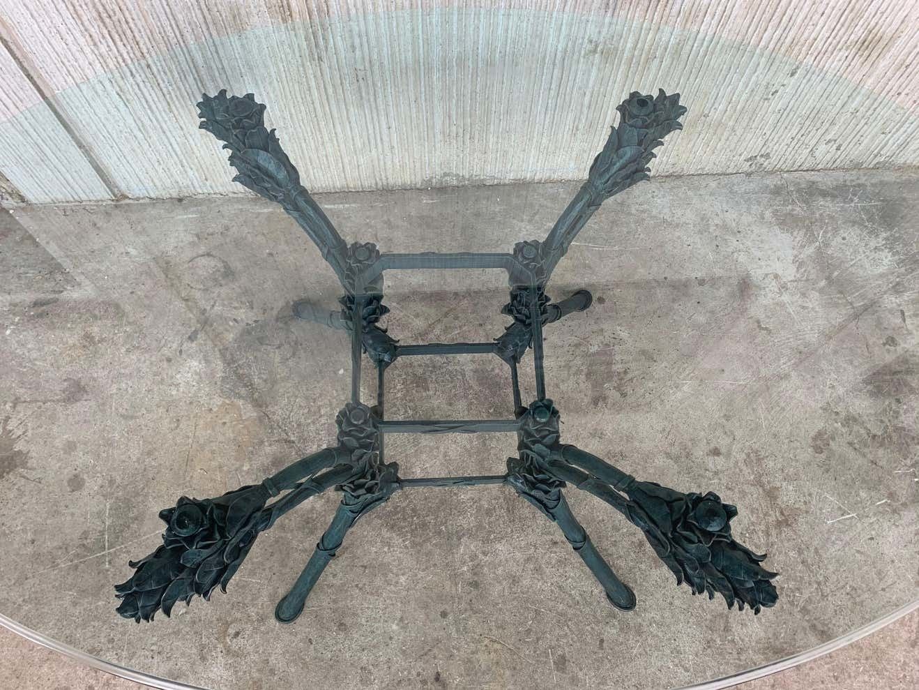 Table centrale néoclassique italienne en fer forgé ornemental, plateau ovale en verre photo vinterior