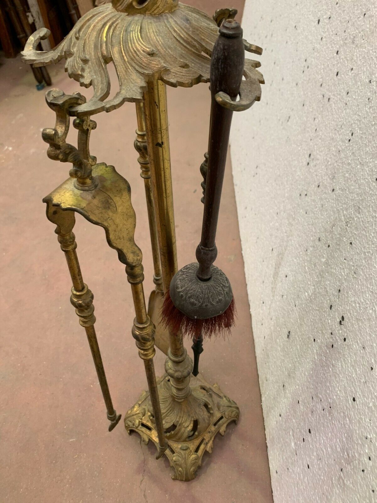 Louis XV Style 20th Century Bronze Fireplace Set photo 289.425