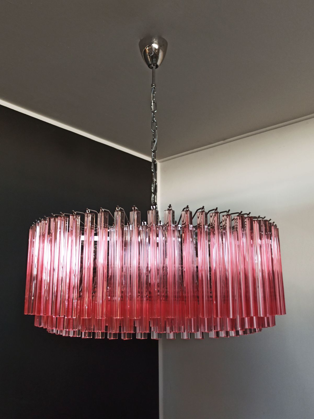 photo vintage Large Triedri Murano Glass Chandelier 391 Pink Prims Triedri
