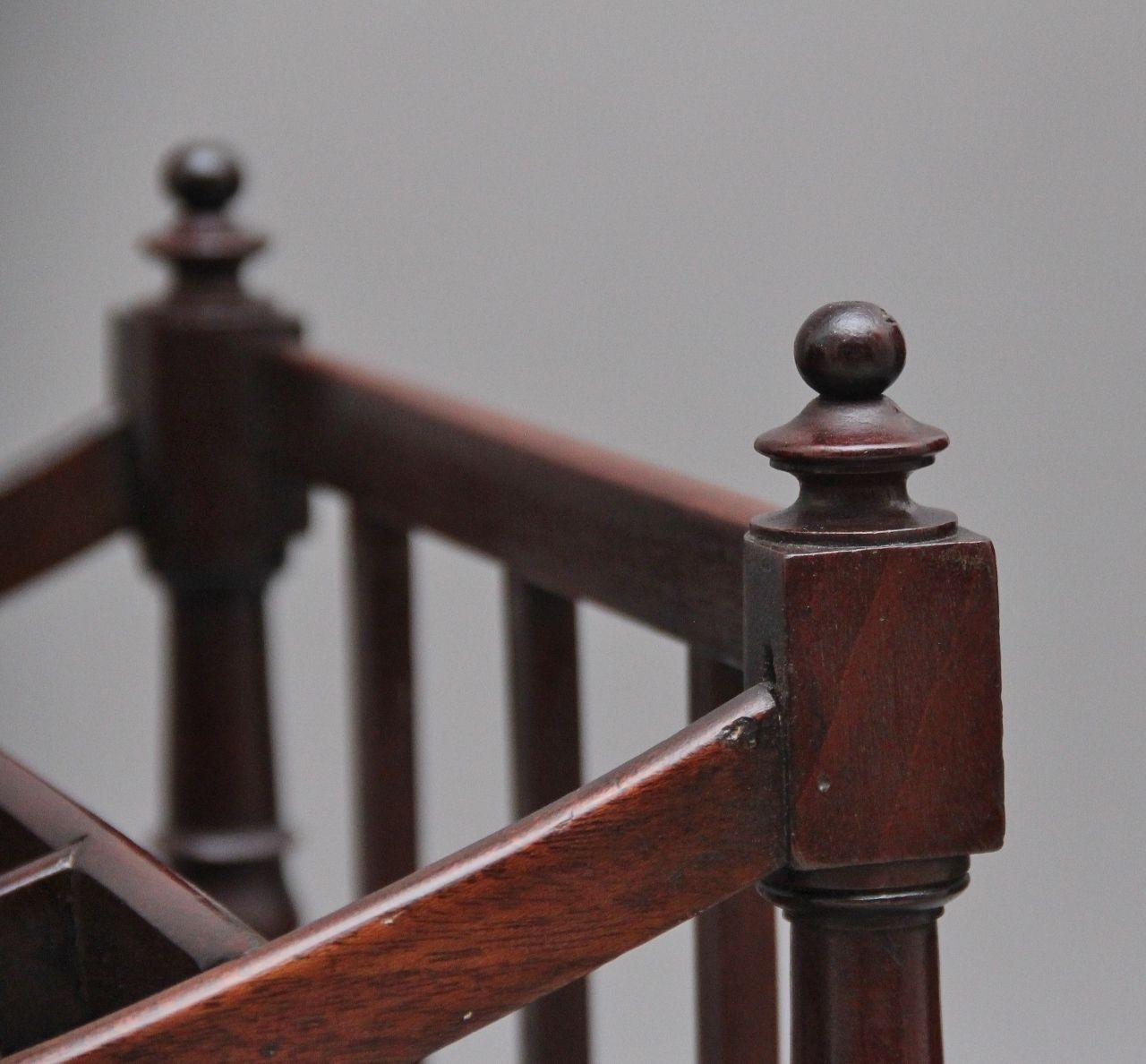 photo furniture Early 19th Century Mahogany Canterbury