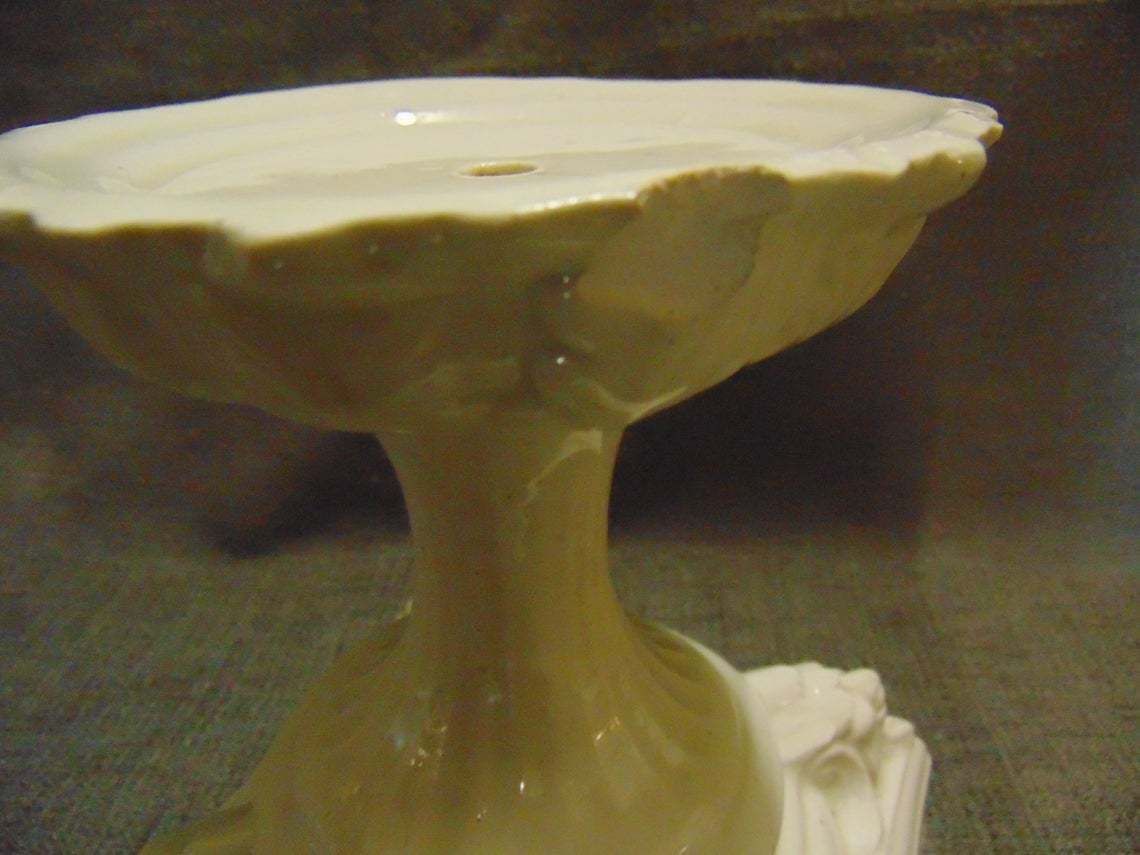 photo furniture Victorian White Stoneware Food Stand