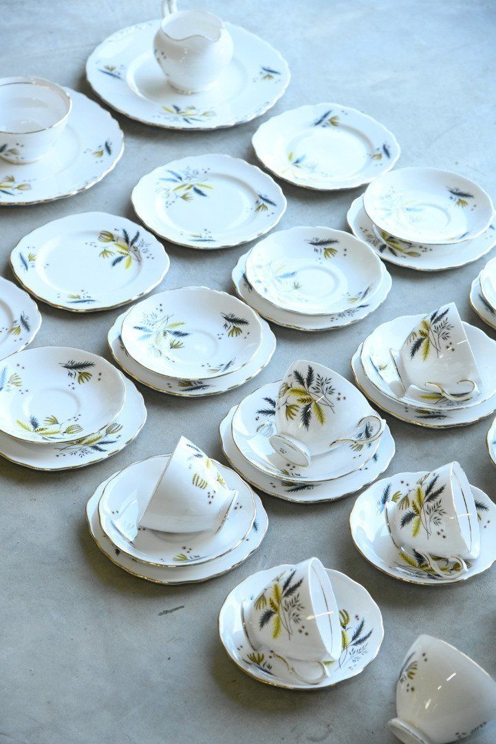 95.0 Colclough China Cups Saucers Plates Tea Set 12 Setting photo