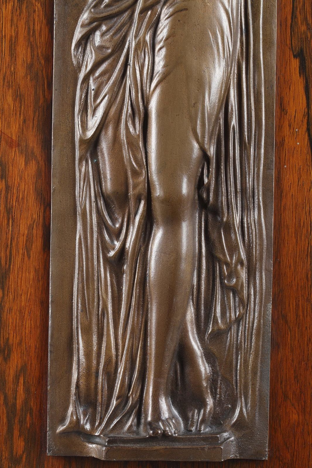 photo furniture Paar bas-reliëfs, "Women Carrying Water"