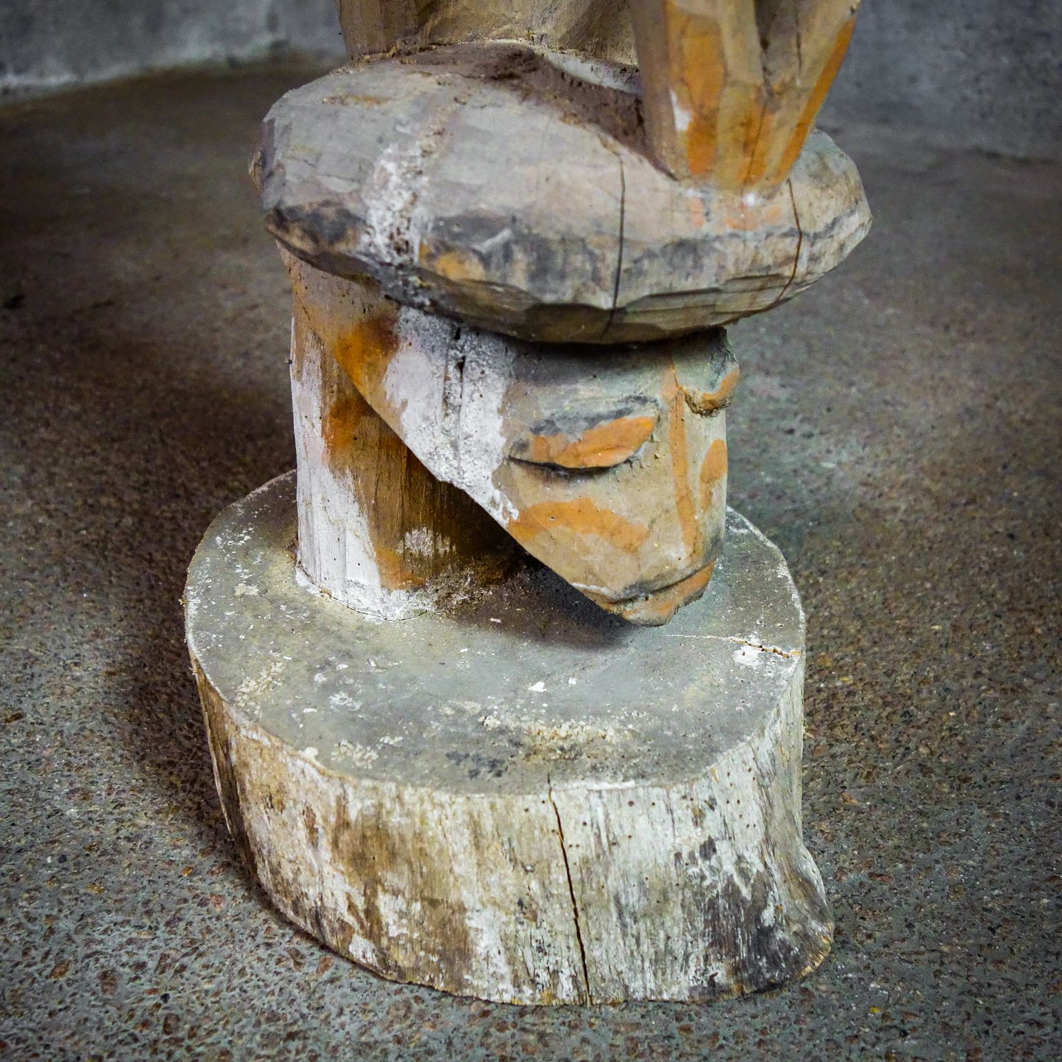 photo buy Ethnic Asmat Bish Paal From Mannenhut – Circa 1940 – Papua New Guinea