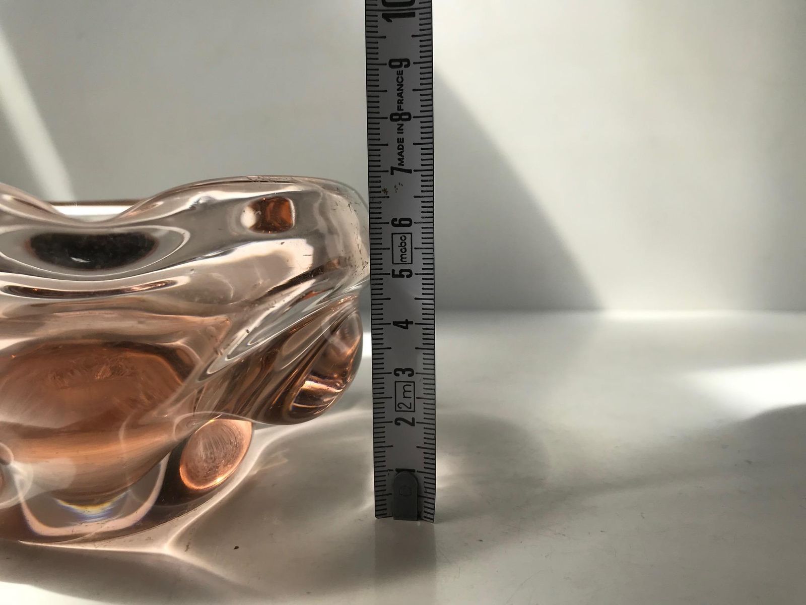Elis Bergh Submerged Dish In Salmon Glass For Kosta, 1930s photo vinterior