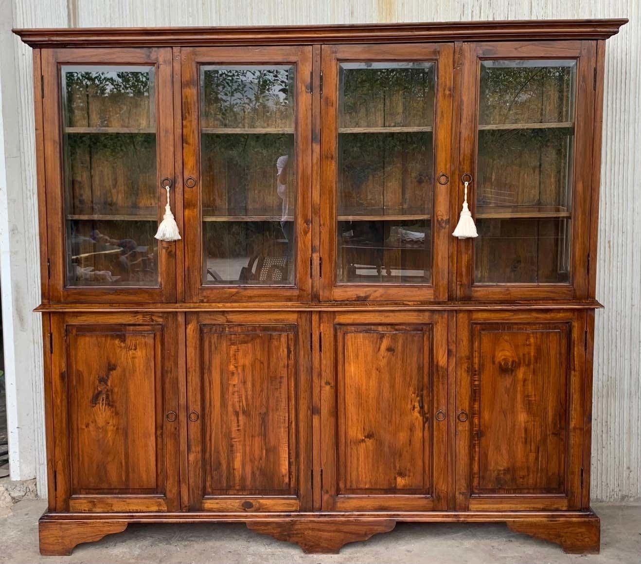 Grande bibliothèque ou armoire vitrée d'époque, en pin, Espagne, XIXe siècle, restaurée photo for sale