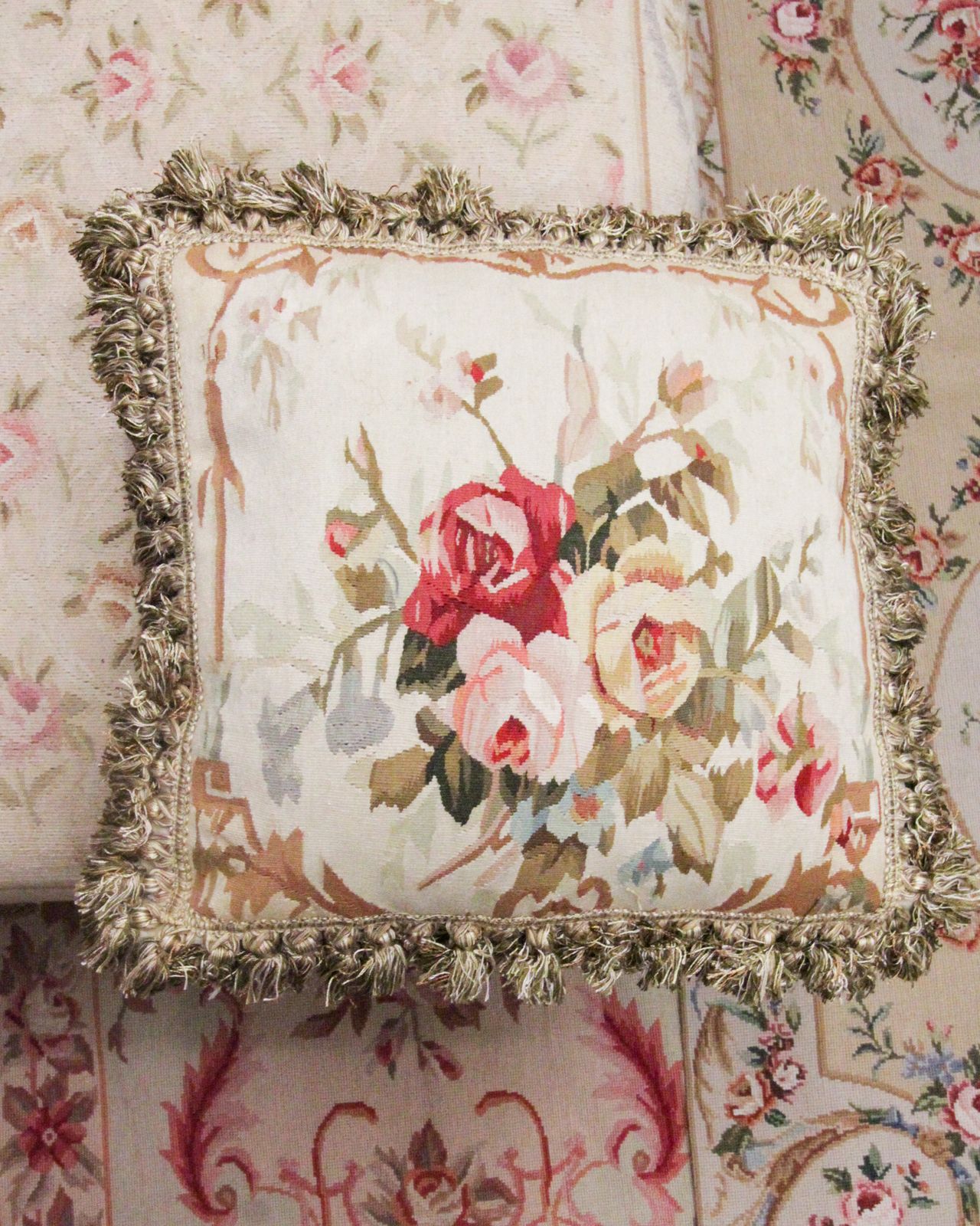 photo furniture Handwoven Pillow Cover Aubusson Style Floral Cushion Cover 45x45cm