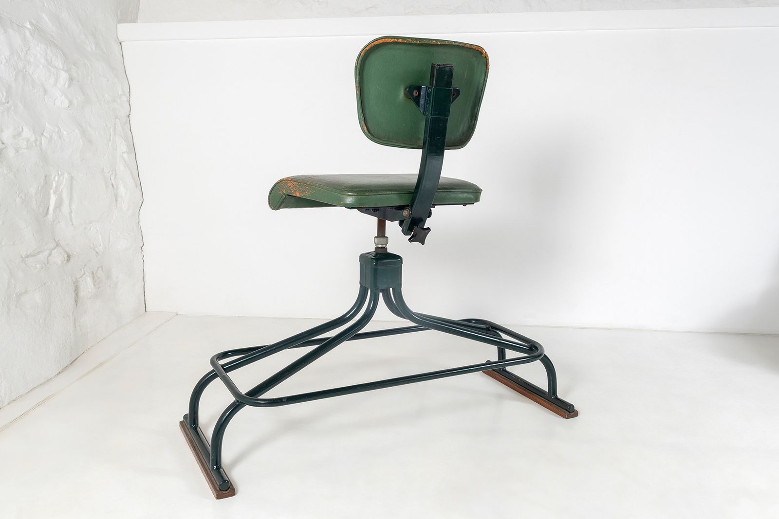 Original 1950s Industrial Factory Swivel Stool By Evertaut | Musicians Guitarist Seat photo vintage