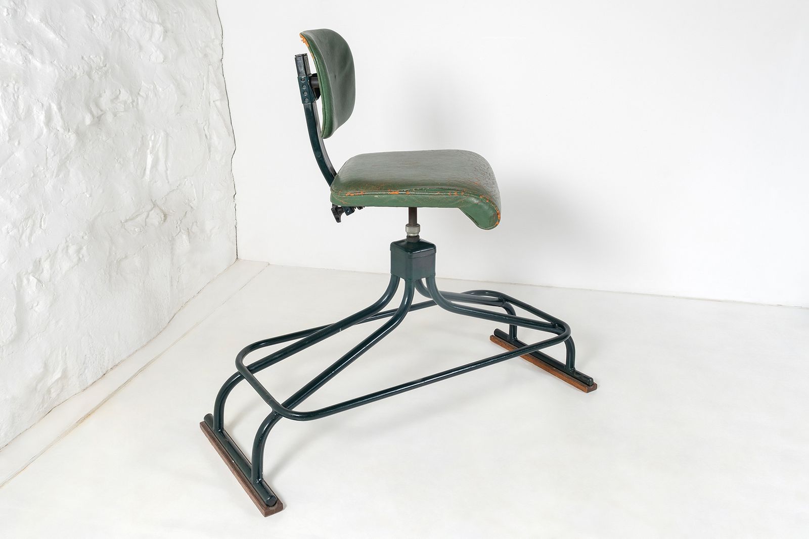 photo for sale Original 1950s Industrial Factory Swivel Stool By Evertaut | Musicians Guitarist Seat