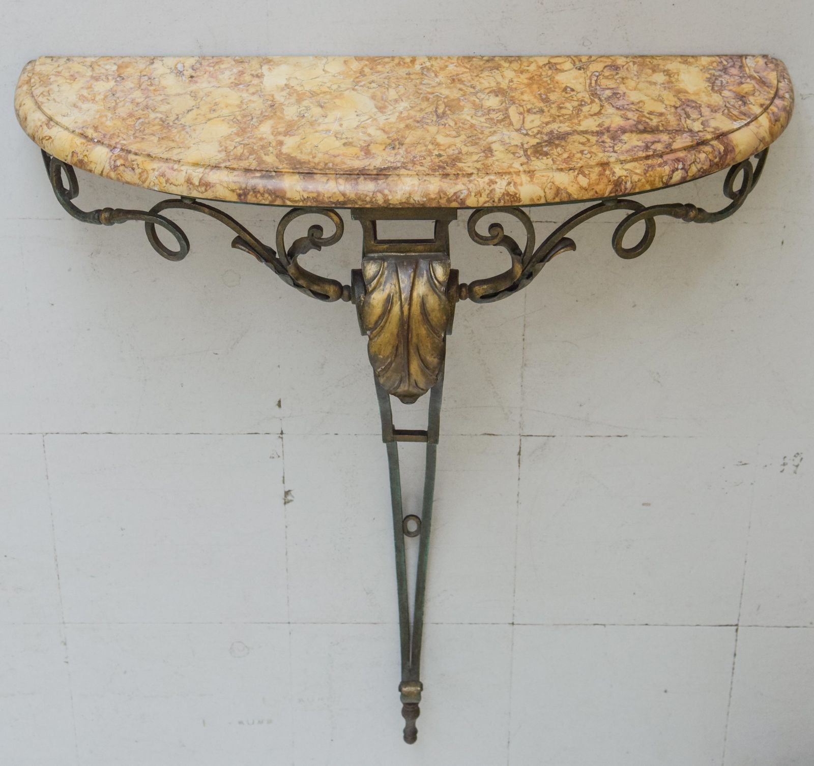 Antiek Consoletafel Met Marmeren Blad En Ijzerwerk Met Verdigris Patina