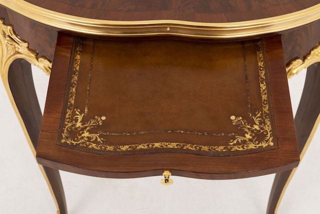 photo furniture Louis XV Style Bouillotte Table In Violet Wood, Late 19th Century