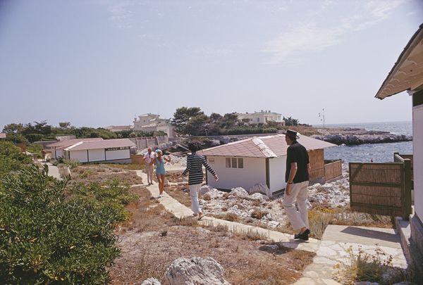 ' Holidaymakers In Antibes ' By Slim Aarons Oversized C Type