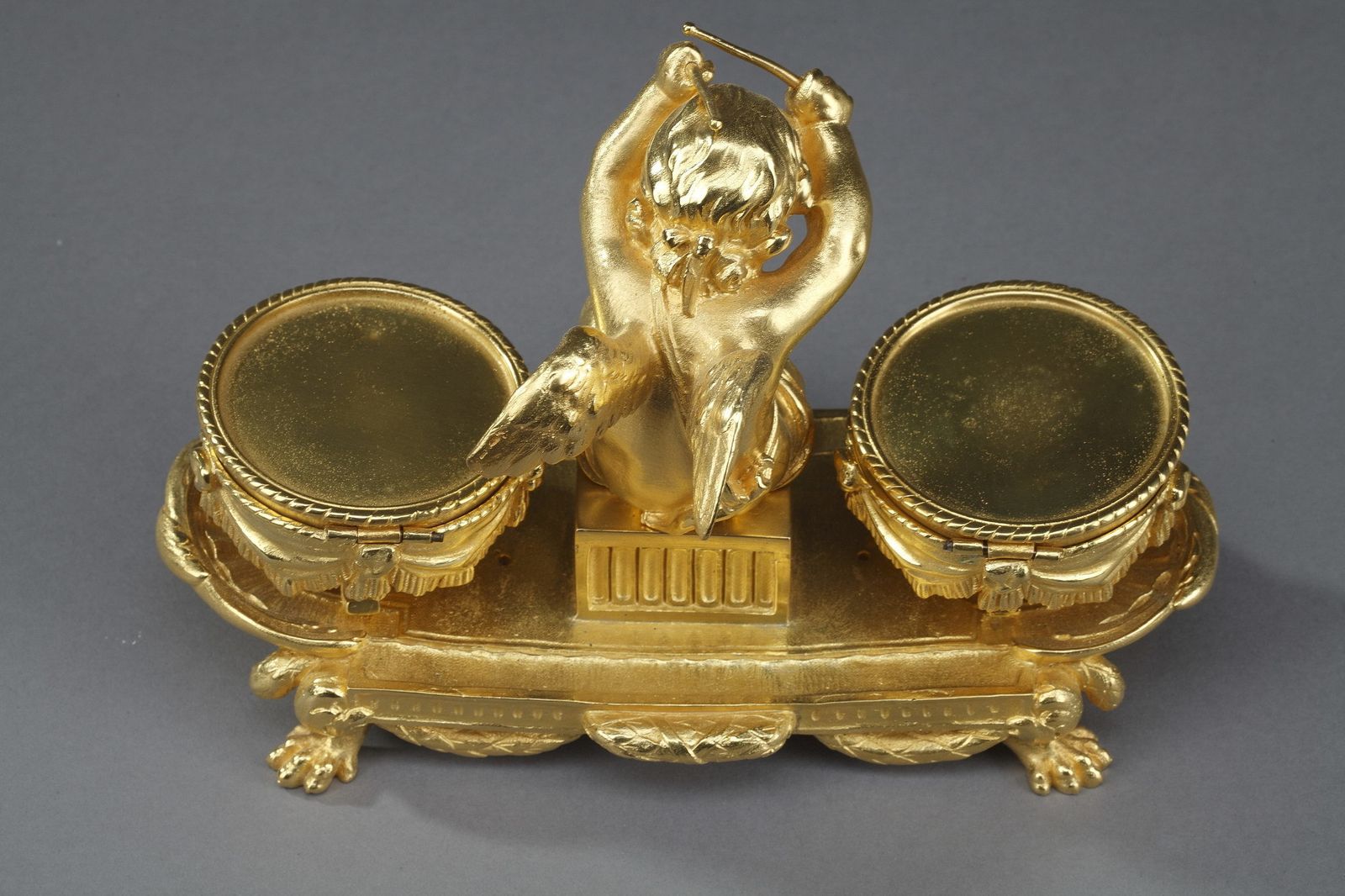 Encrier en bronze doré « L'amour Timbalier », de style Louis XVI photo vinterior