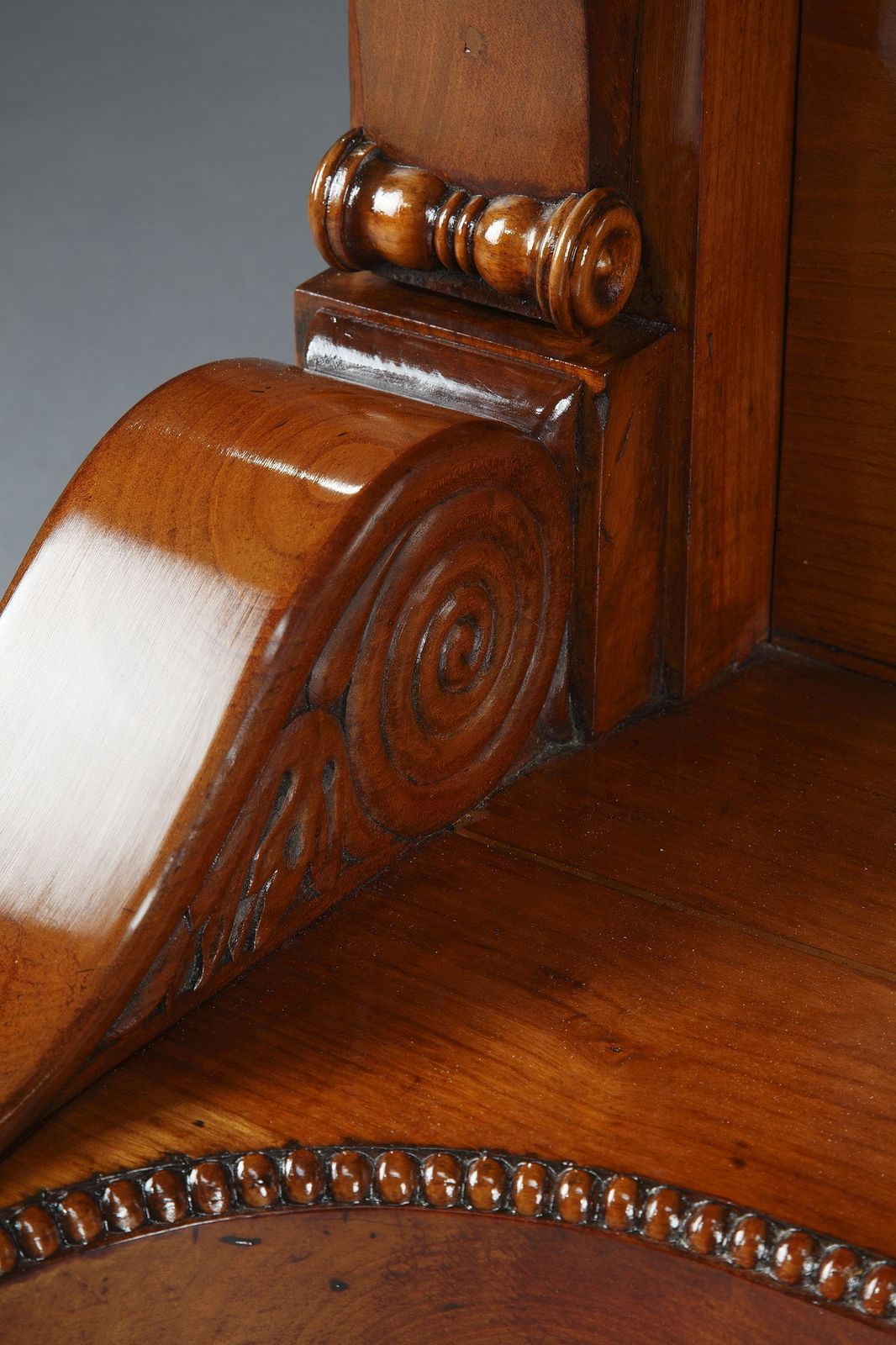 photo vinterior Grande console en bois de cerisier, XIXe siècle