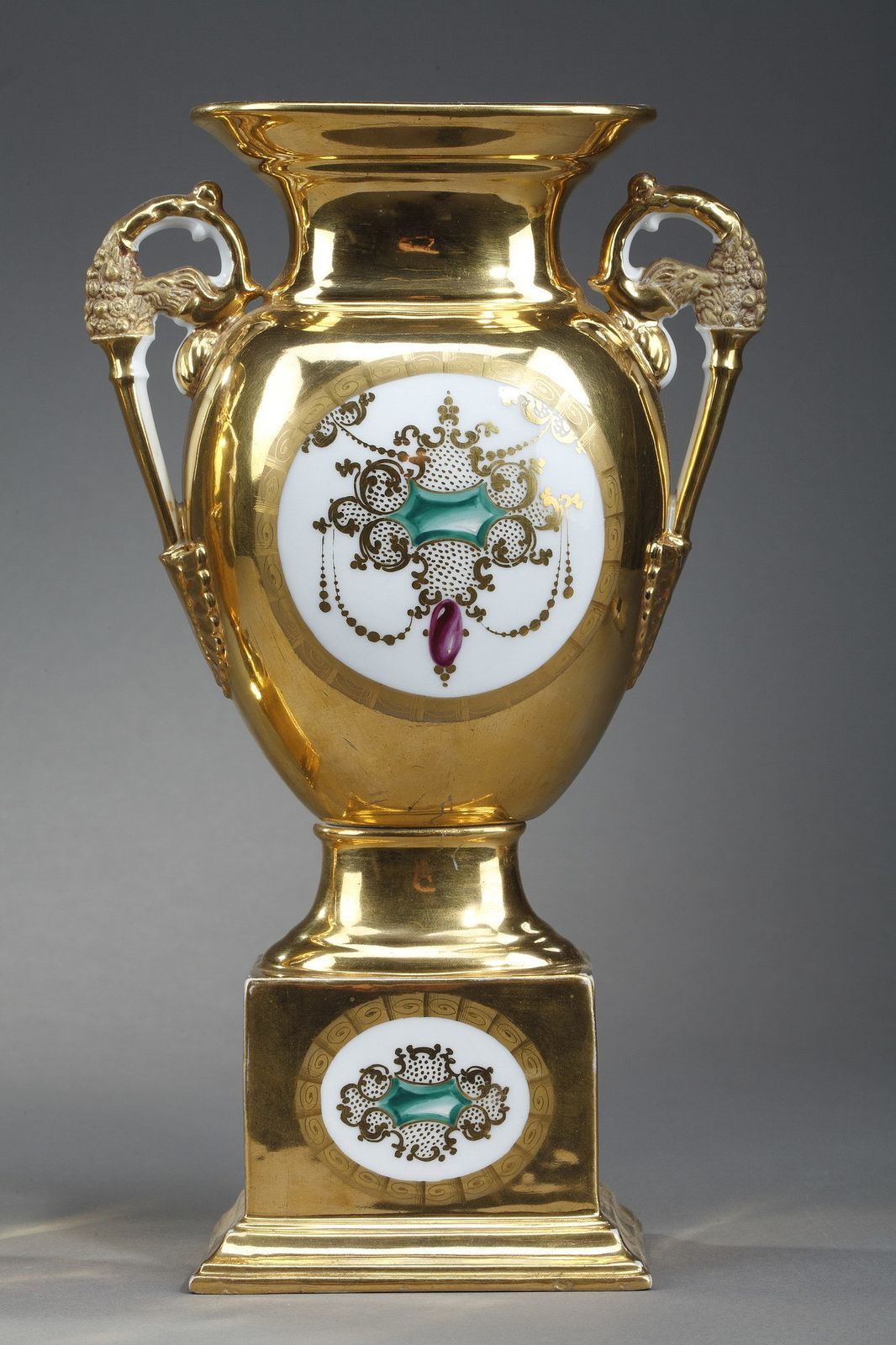 photo vintage Paire de vases d'oratoire en porcelaine de Paris