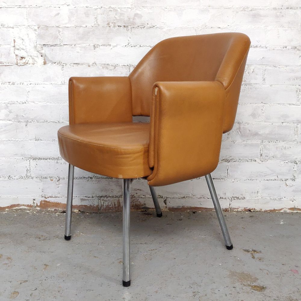 photo vintage Deauville Leather Vintage Armchair By Marc And Pierre Simon For Airborne, 1960s