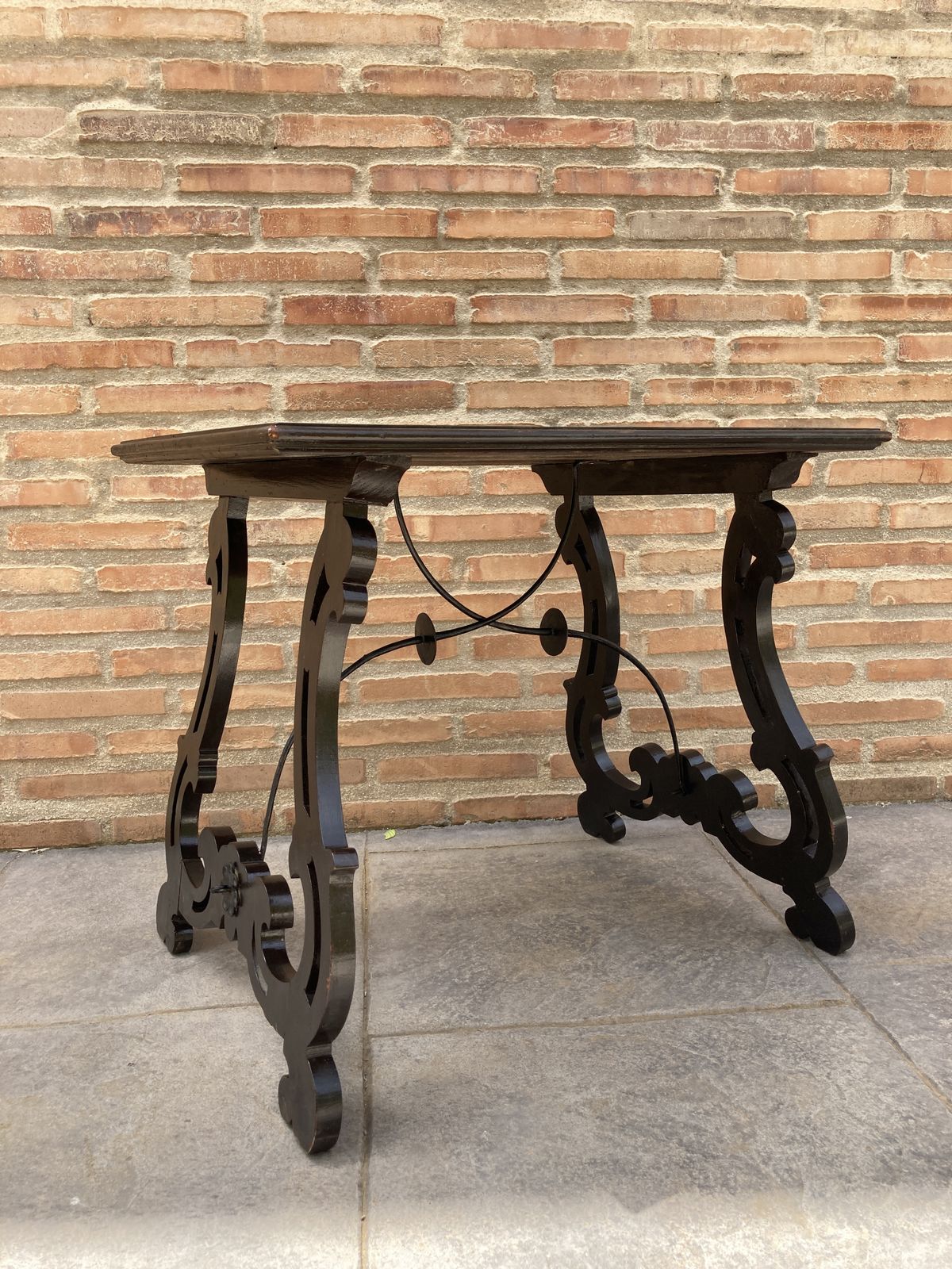 photo furniture Spanish Early 19th Century Baroque Side Table With Lyre Legs And Marquetry Top