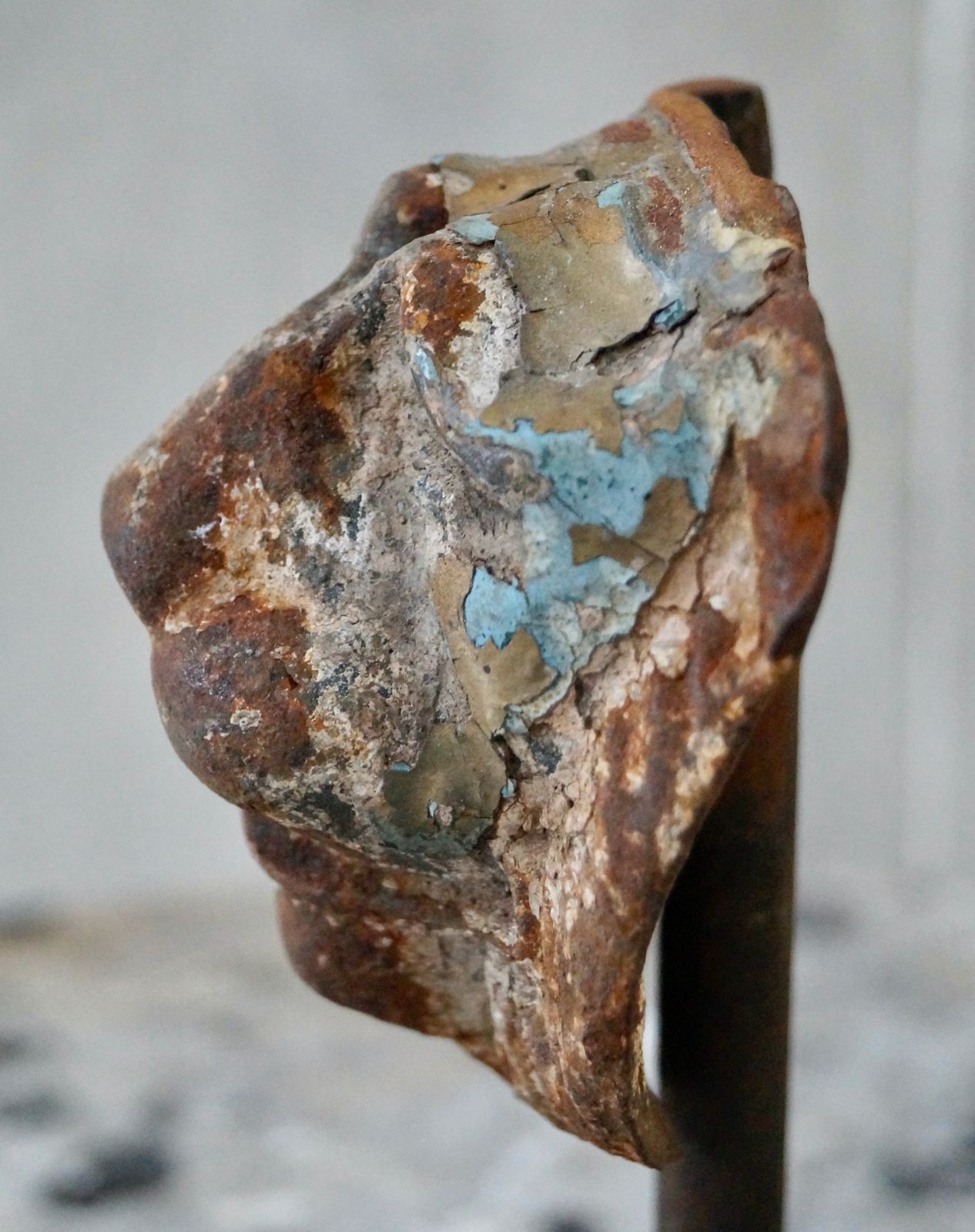 Georgian Cast Iron Lion Mask On Stand photo vinterior