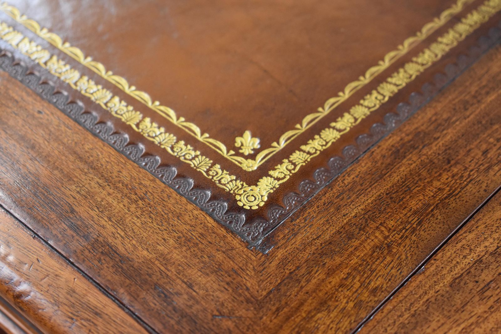 5000.0 19th Century English Victorian Mahogany Kneehole Desk By Francis & James Smith photo