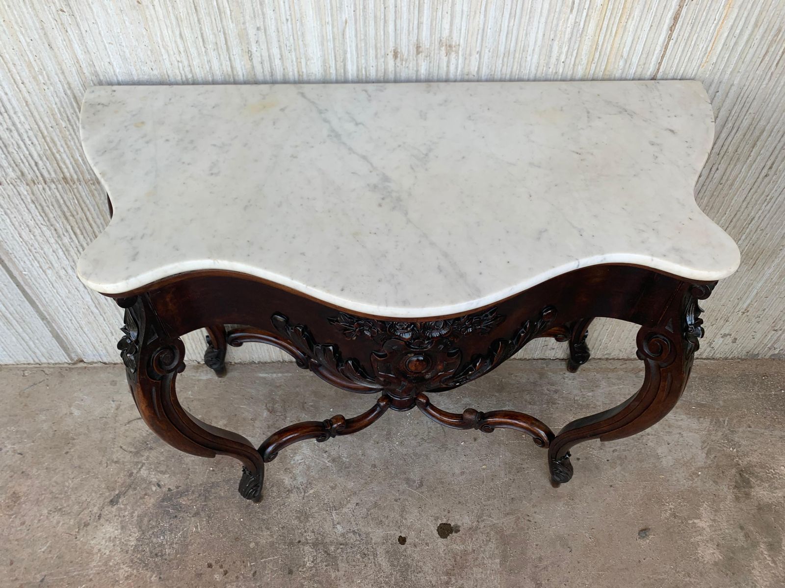 Console de style Régence en noyer sculpté, plateau en marbre, XIXe siècle photo buy