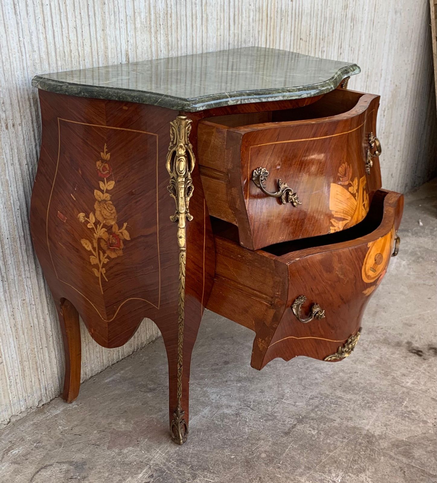 French Louis XV Style Fine Kingwood And Marquetry Ormolu Mounted Bombe Commode photo vintage