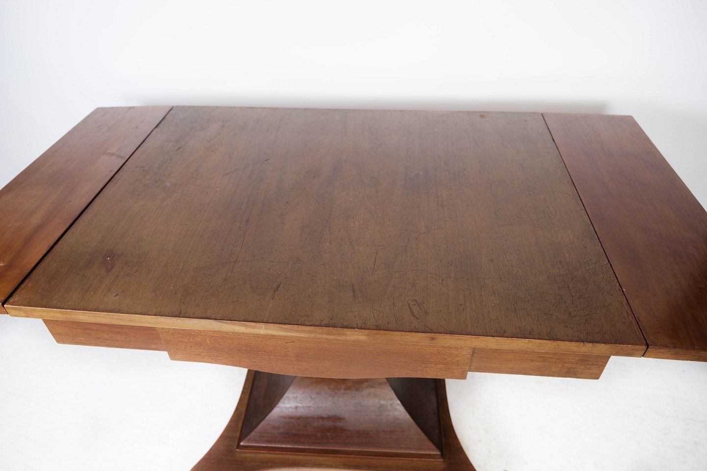 Dining Table Of Mahogany  From The 1920s. photo vinterior