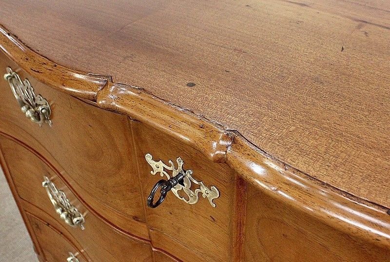 photo furniture Port Nantaise Commode In Yellow Mahogany, Louis XV Period   18th Century