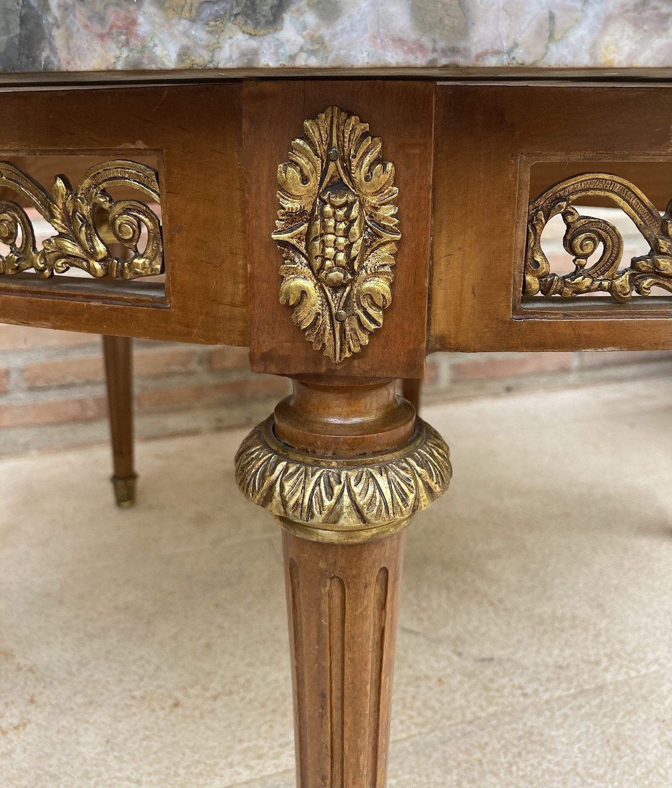 photo furniture 20th Century Louis XVI Style With Bronze And Round Marble French Oak Wood Table