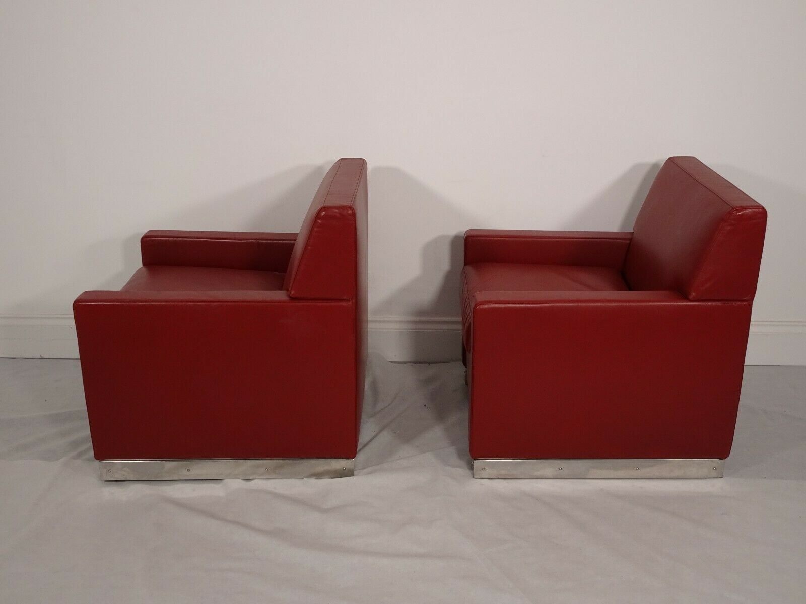 photo furniture Stunning Pair Of Bb Italia Imprimatur Armchairs In Oxblood Red Leather