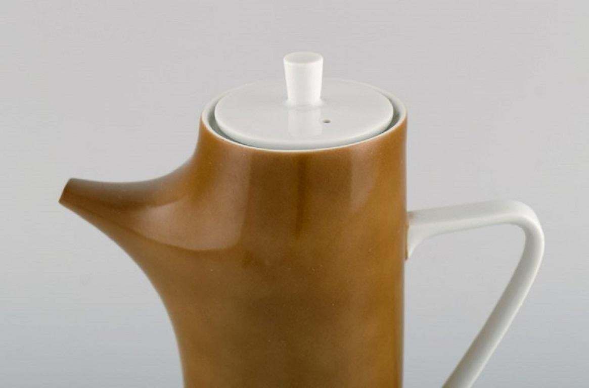 Kenji Fujita For Tackett Associates, Modernist Coffee Pot In Porcelain photo for sale