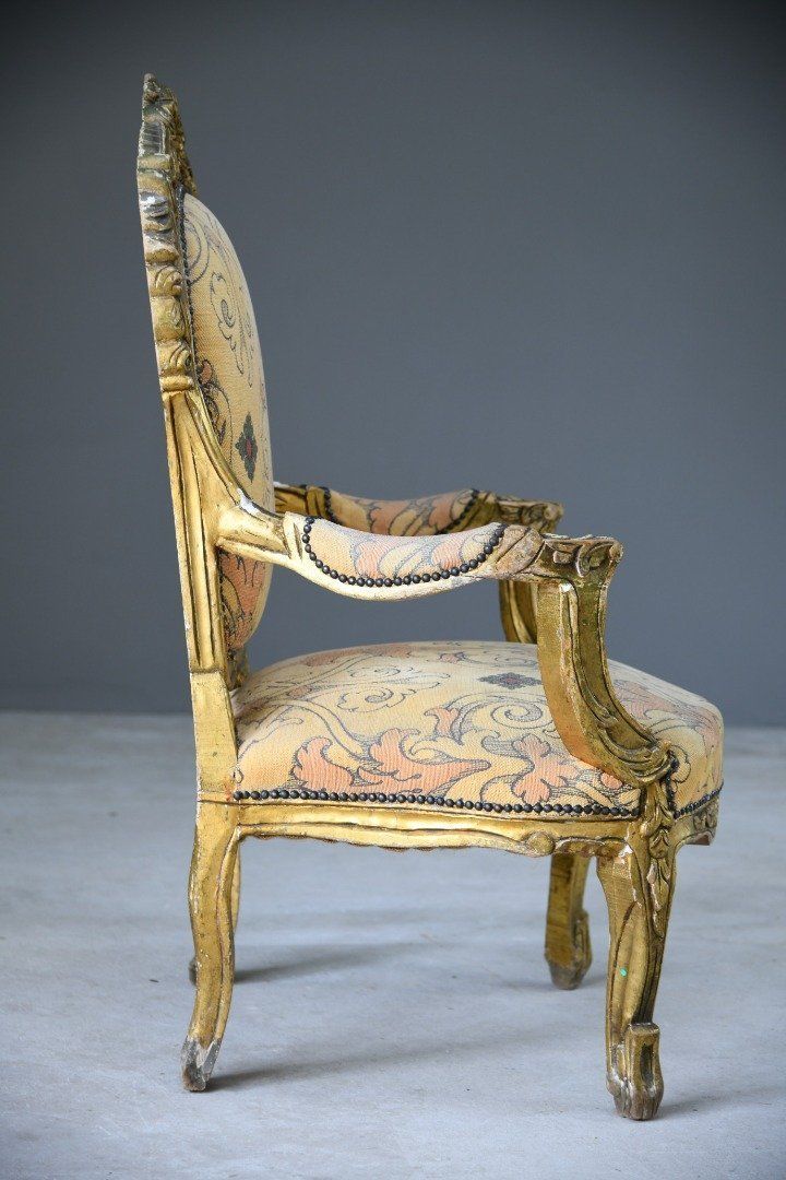 photo furniture Louis XV Style French Gilt Chair
