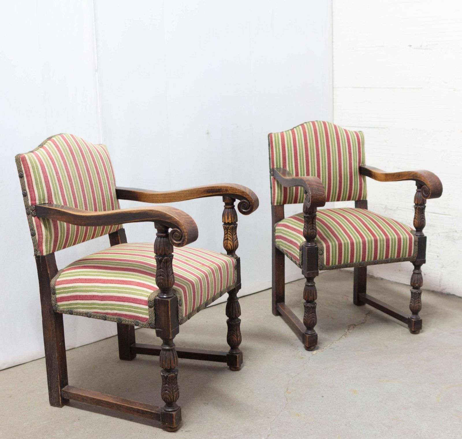 Paire de fauteuils espagnols en châtaignier, mid-century photo Mobilier
