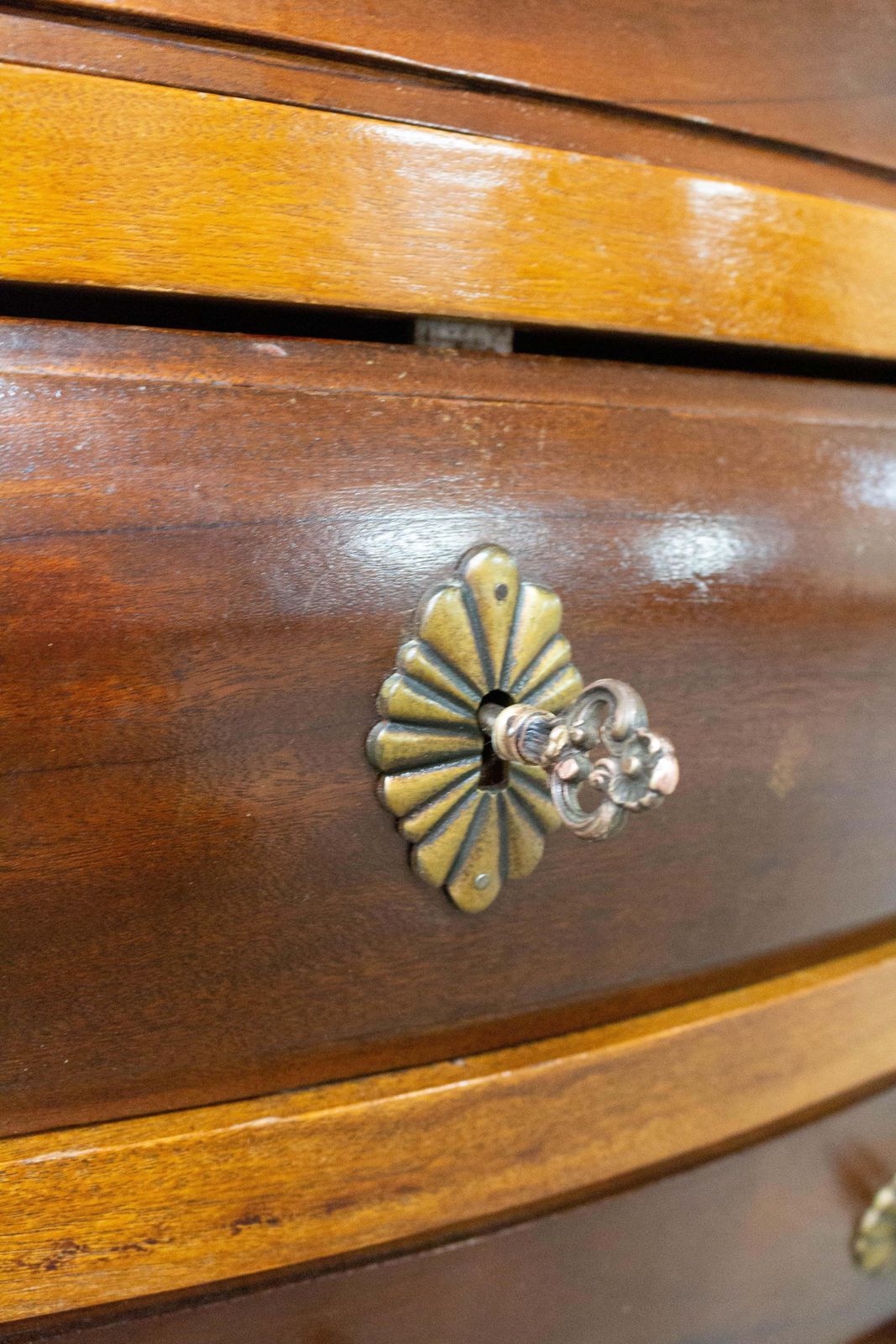 1173.85 Commode de style Louis XV en iroko, mid-century photo