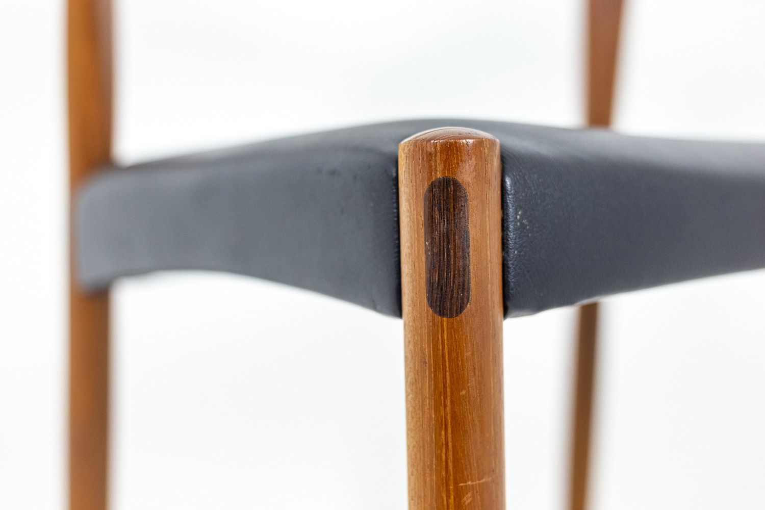 Harry østergaard, Series Of Four "Bull Horn" Teak Chairs, 1950's photo Furniture