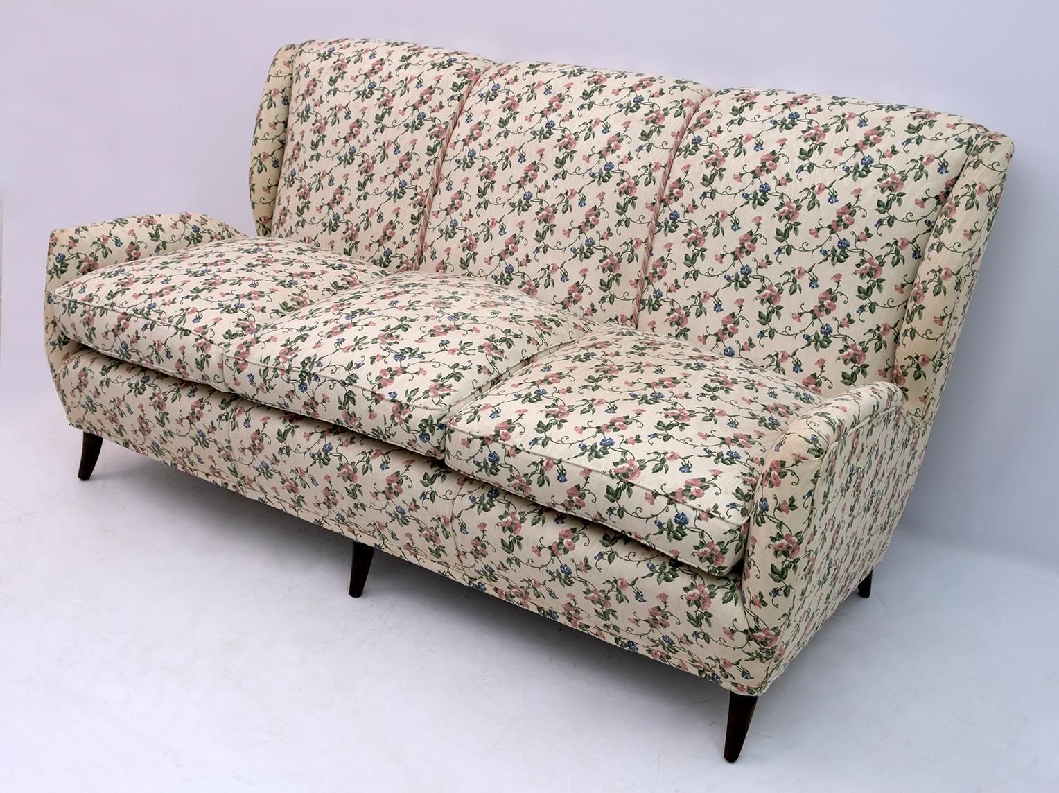 Gio Ponti N. 512 Mid Century Modern Italian Sofa For Isa, 1950s photo Furniture