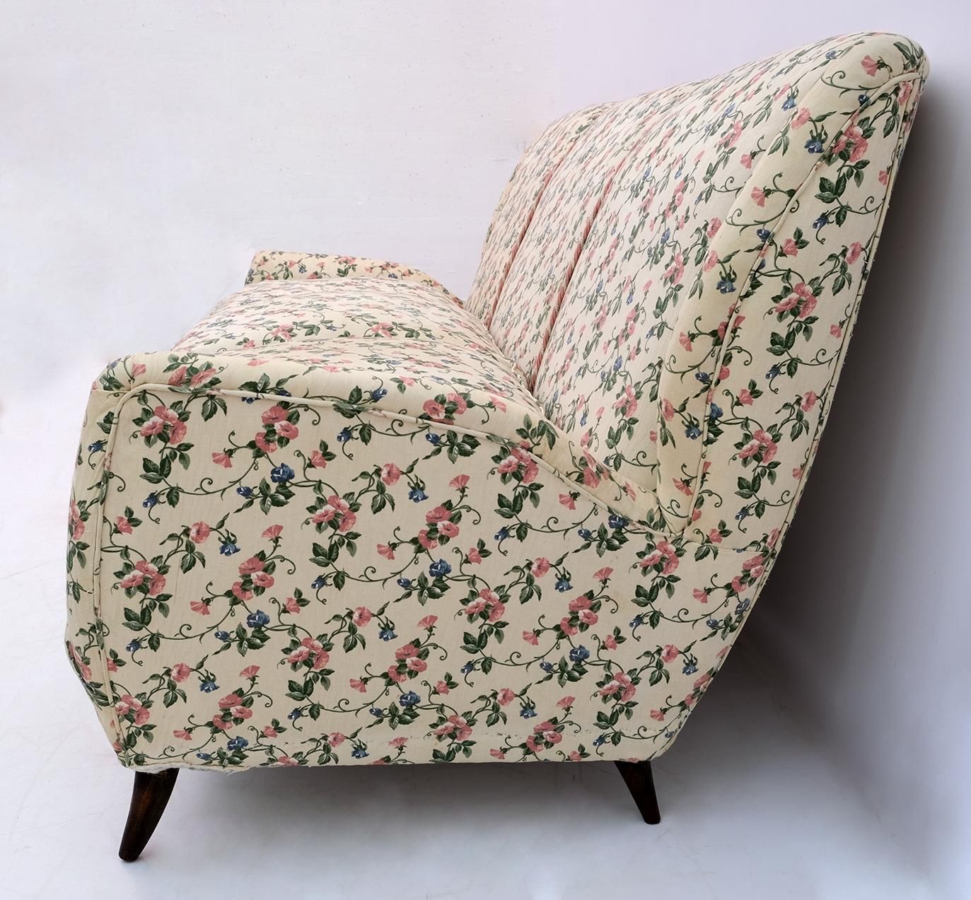 Gio Ponti N. 512 Mid Century Modern Italian Sofa For Isa, 1950s photo buy