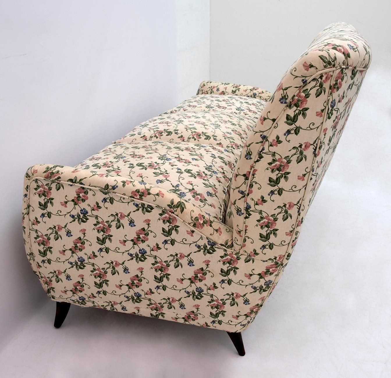 4203.0 Gio Ponti N. 512 Mid Century Modern Italian Sofa For Isa, 1950s photo