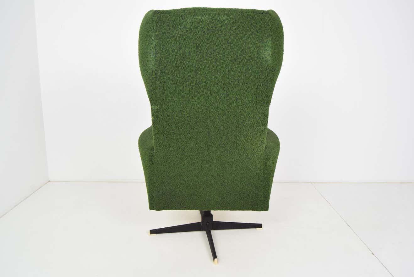 photo furniture Swivel Armchair In The Middle Of The Century,1970's.