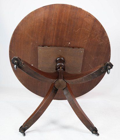 785.0 Antique Dining Table In Mahogany With Marquetry And Inlaid Leather From 1920s photo