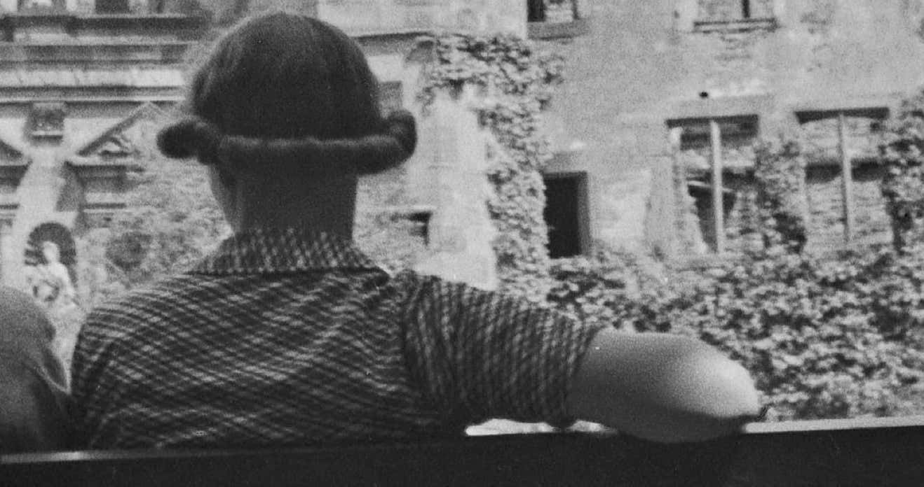 Karl Heinrich Lämmel Couple On Bench View To Heidelberg Castle, Germany 1936, Printed Later 1936/2021 photo for sale